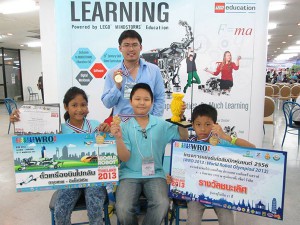 Raise_lego_Winner_ แข่งหุ่นยนต์ WRO2013_width_600