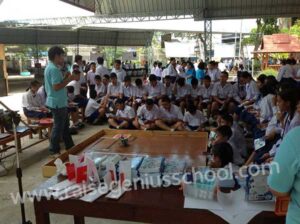 กิจกรรมเพื่อสังคม (Raise Genius School for Social Project) งานสัปดาห์วิทยาศาสตร์ ร.ร.สารสาสน์ประชาอุทิศพิทยาคาร 2555 Raise เพื่อสังคม